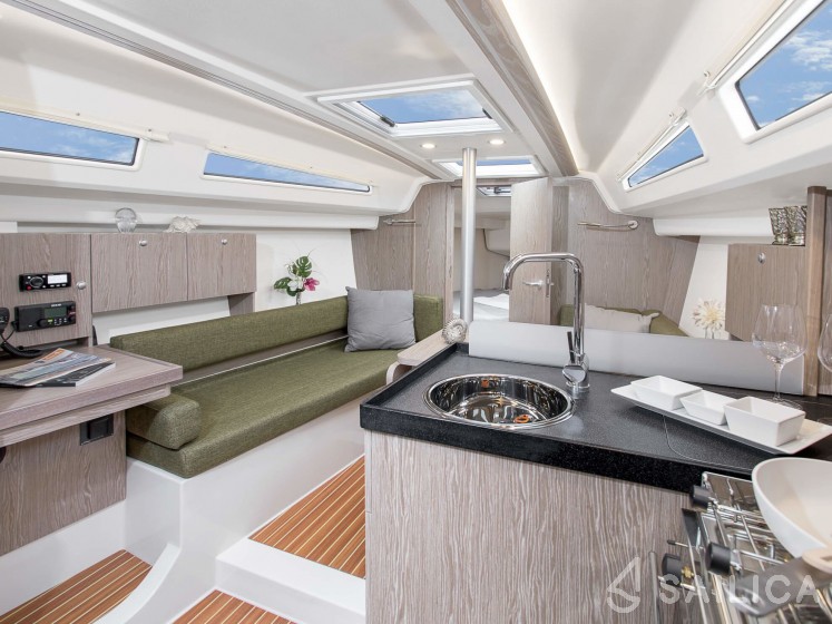 Hanse 315 - Yacht Charter Sailica
