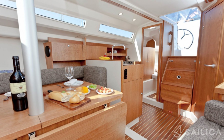 Hanse 315 - Yacht Charter Sailica