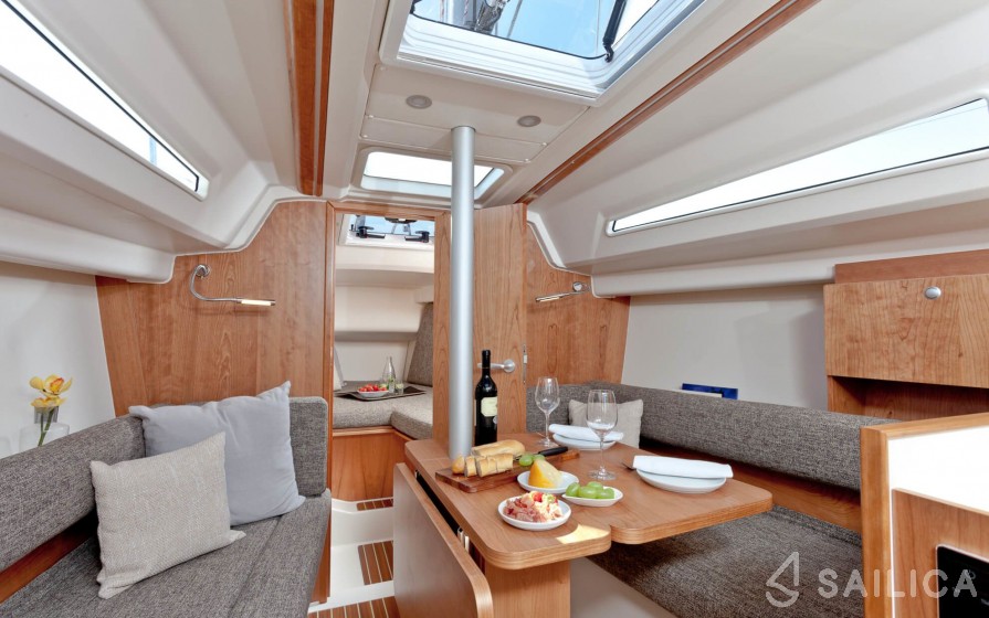 Hanse 315 - Yacht Charter Sailica