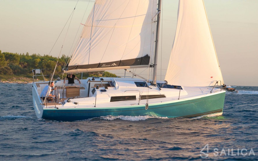 Hanse 315 - Yacht Charter Sailica