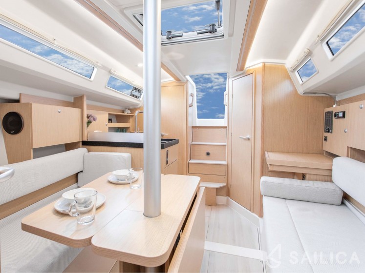 Hanse 315 - Yacht Charter Sailica
