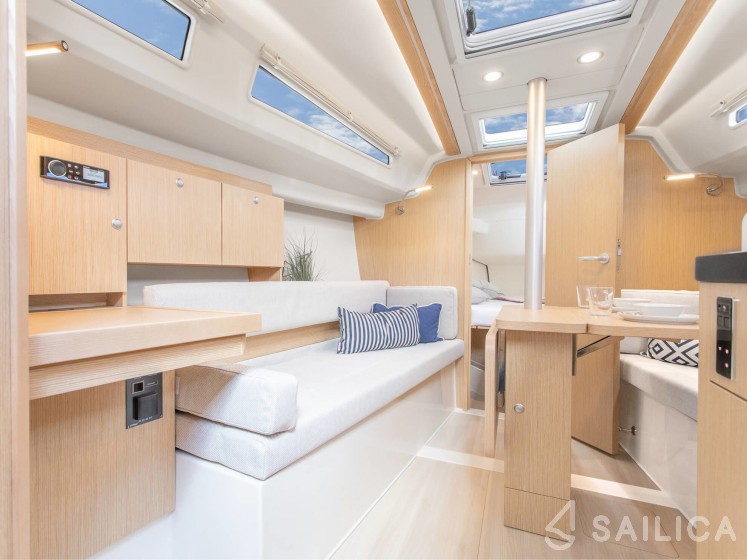 Hanse 315 - Yacht Charter Sailica