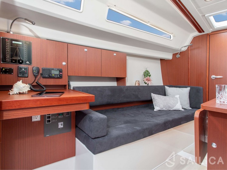 Hanse 315 - Yacht Charter Sailica