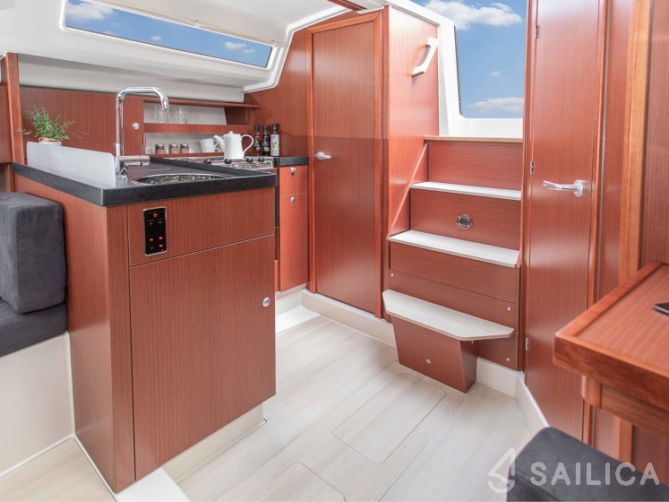 Hanse 315 - Yacht Charter Sailica