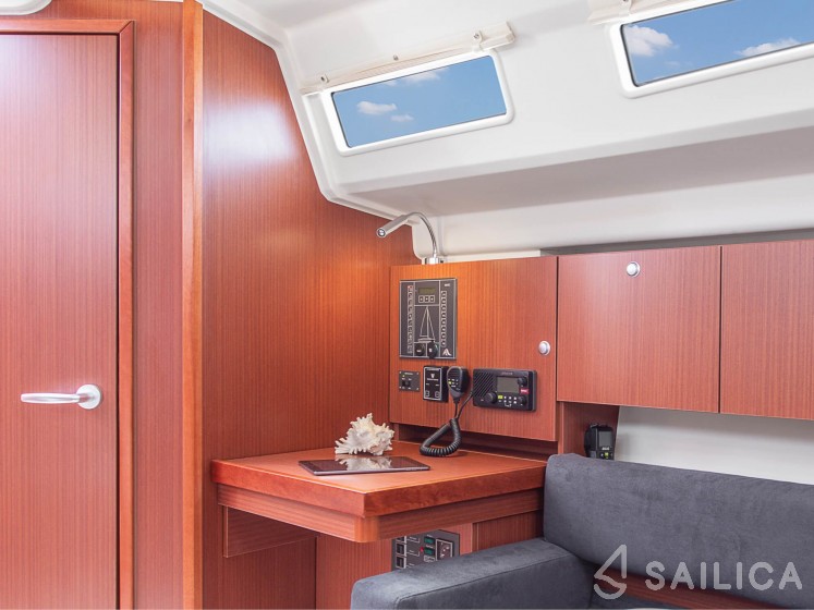 Hanse 315 - Yacht Charter Sailica
