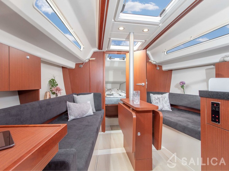 Hanse 315 - Yacht Charter Sailica