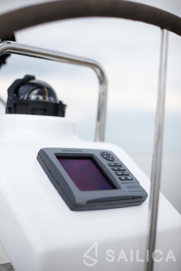 Hanse 325 - Yacht Charter Sailica