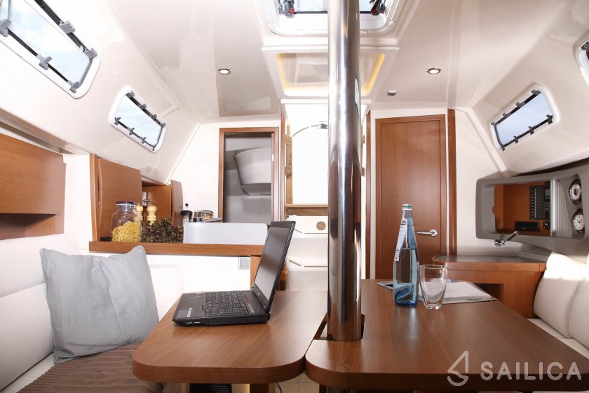 Hanse 325 - Yacht Charter Sailica