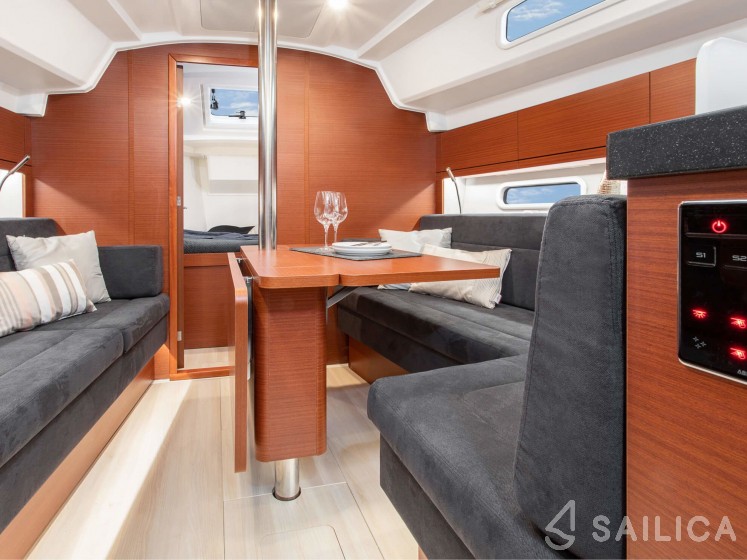 Hanse 348 - Yacht Charter Sailica