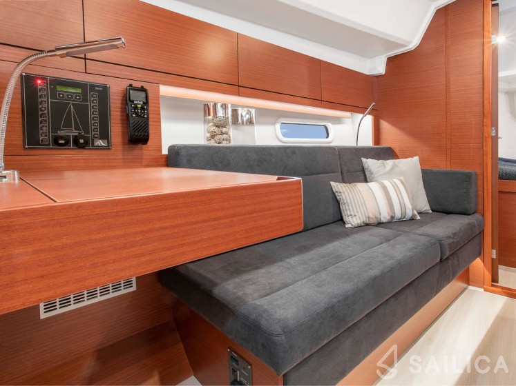Hanse 348 - Yacht Charter Sailica