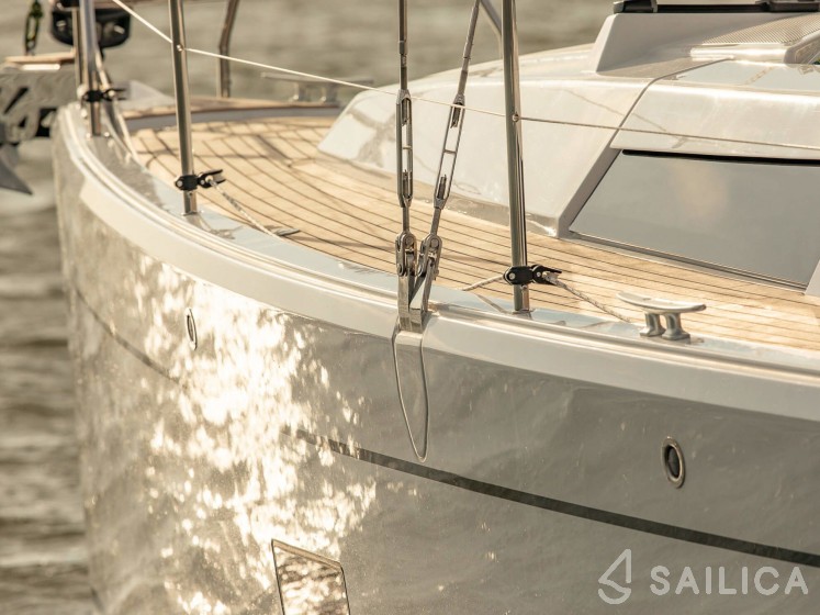 Hanse 348 - Yacht Charter Sailica