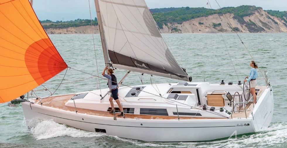 Hanse 348 - Yacht Charter Sailica