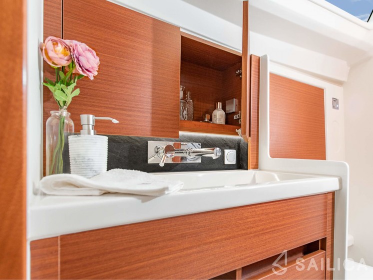 Hanse 348 - Yacht Charter Sailica