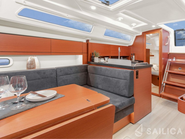 Hanse 348 - Yacht Charter Sailica