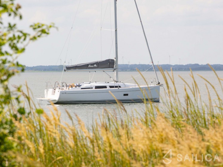 Hanse 348 - Yacht Charter Sailica