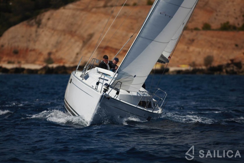 Hanse 350 - Yacht Charter Sailica