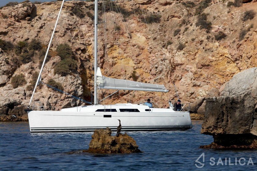 Hanse 350 - Yacht Charter Sailica