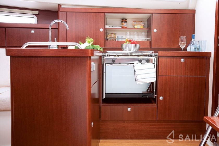 Hanse 350 - Yacht Charter Sailica
