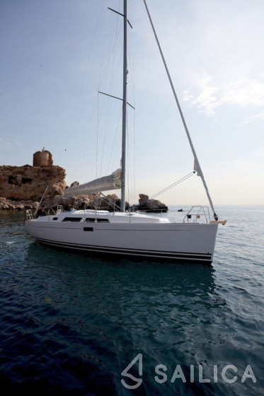 Hanse 350 - Yacht Charter Sailica