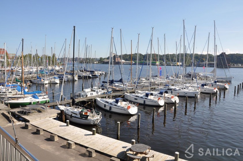 Hanse 388 - Yacht Charter Sailica