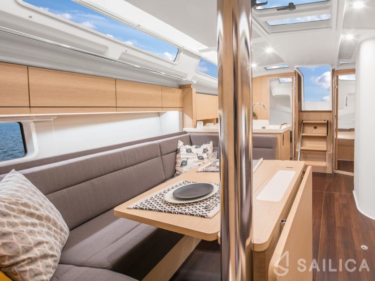Hanse 418 - Yacht Charter Sailica