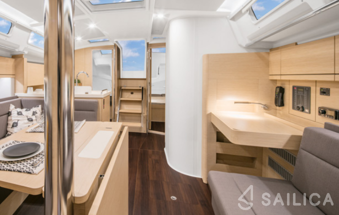 Hanse 418 - Yacht Charter Sailica