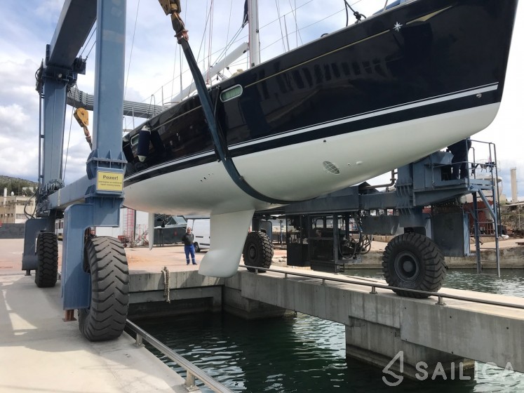 Sun Odyssey 54DS - Yacht Charter Sailica