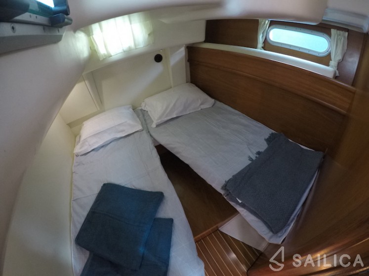 Sun Odyssey 54DS - Yacht Charter Sailica