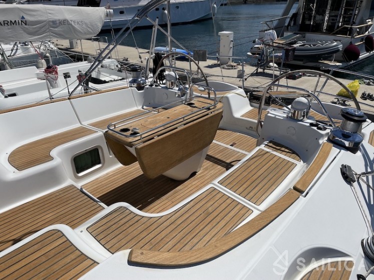 Sun Odyssey 54DS - Yacht Charter Sailica