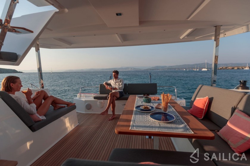 Isla 40 - Yacht Charter Sailica
