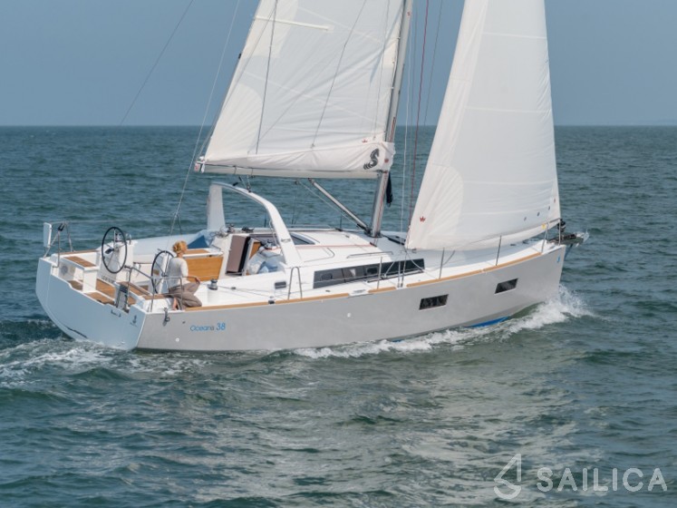 Oceanis 38 - Yacht Charter Sailica
