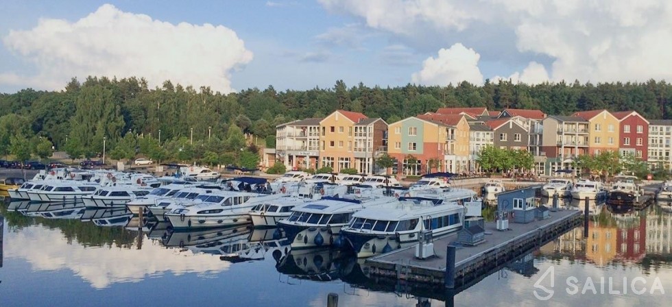 Le Boat Classique Star - Yacht Charter Sailica