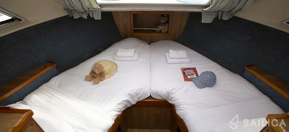 Le Boat Crusader - Yacht Charter Sailica
