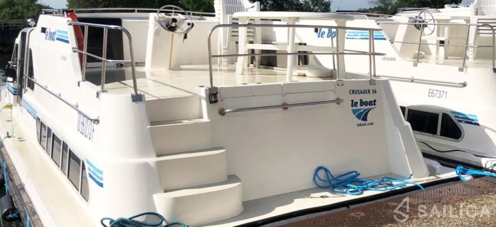 Le Boat Crusader - Yacht Charter Sailica
