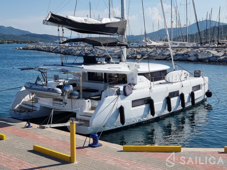 Lagoon 46  - Yacht Charter Sailica