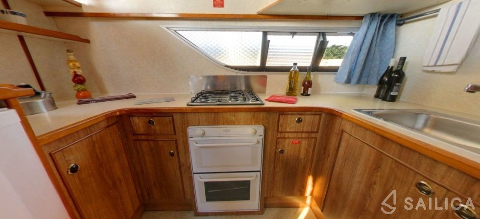 Le Boat Grand Classique - Yacht Charter Sailica