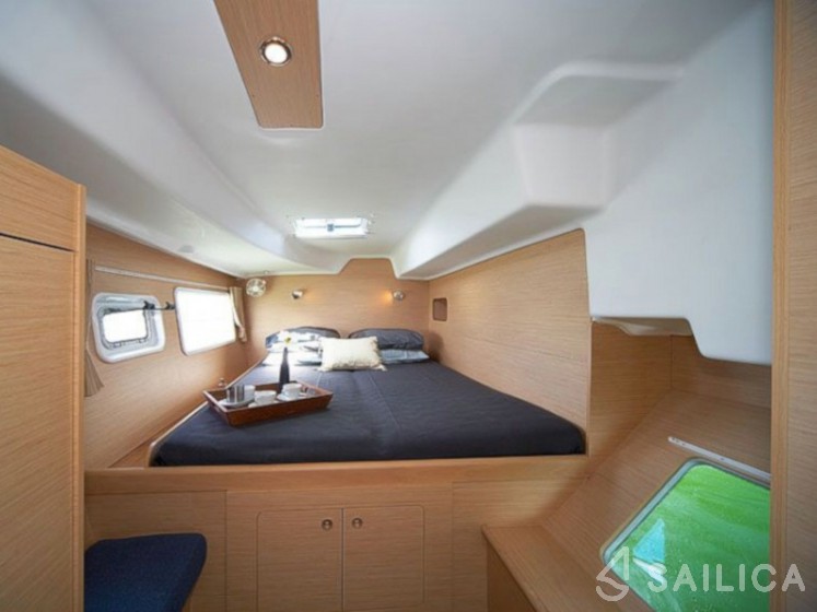 Lagoon 400 S2 - Yacht Charter Sailica