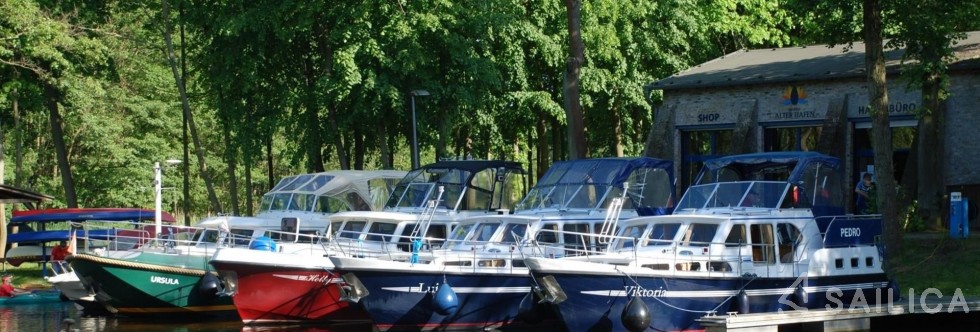 Grand Sturdy 40.9 AC - Yacht Charter Sailica