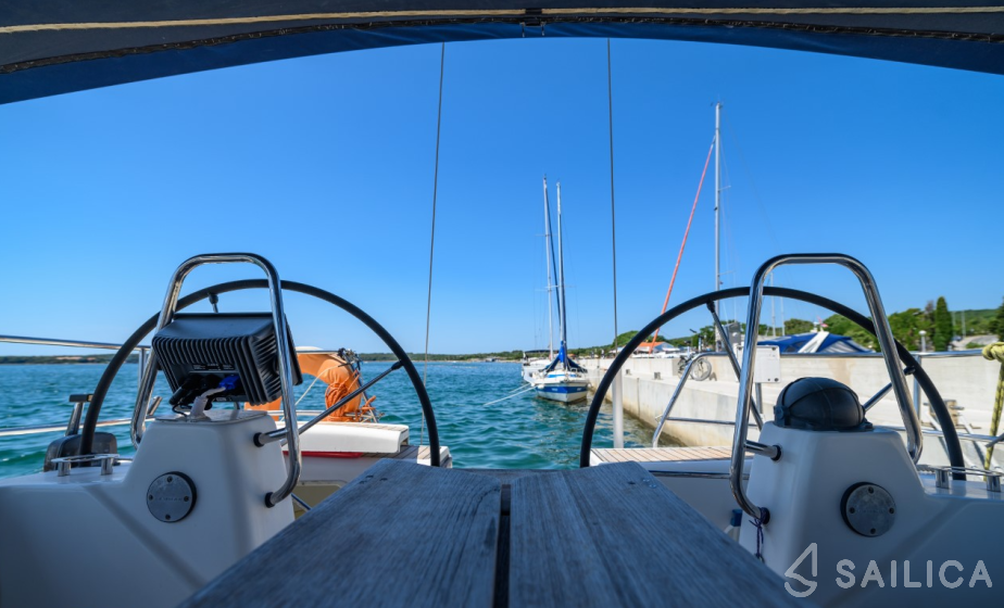 Bavaria 46 Cruiser - Yacht Charter Sailica