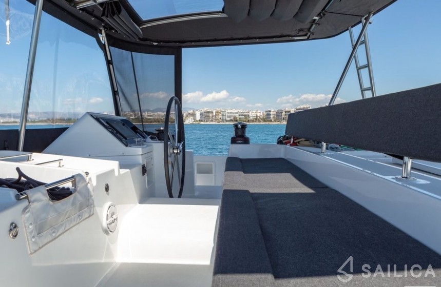 Lagoon 450  Flybridge - Yacht Charter Sailica