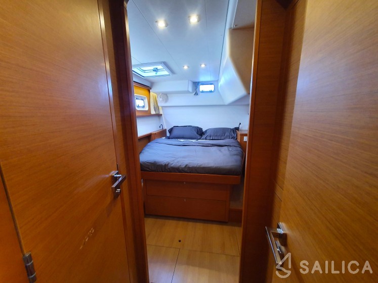 Lagoon 450  Flybridge - Yacht Charter Sailica