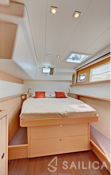 Lagoon 450  Flybridge - Yacht Charter Sailica