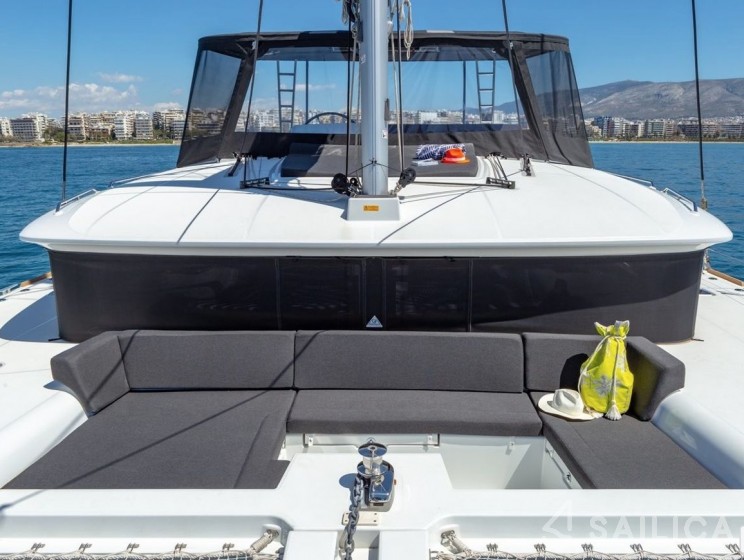 Lagoon 450  Flybridge - Yacht Charter Sailica