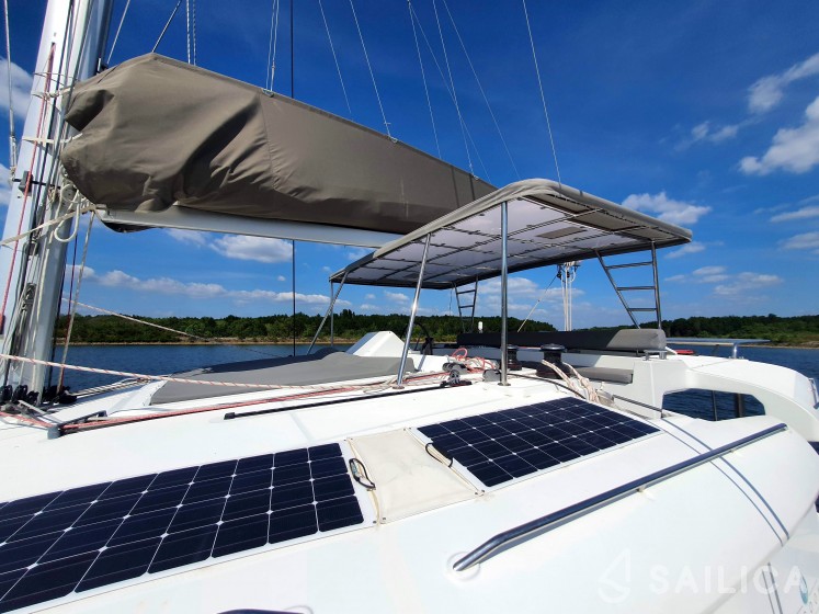 Lagoon 450  Flybridge - Yacht Charter Sailica