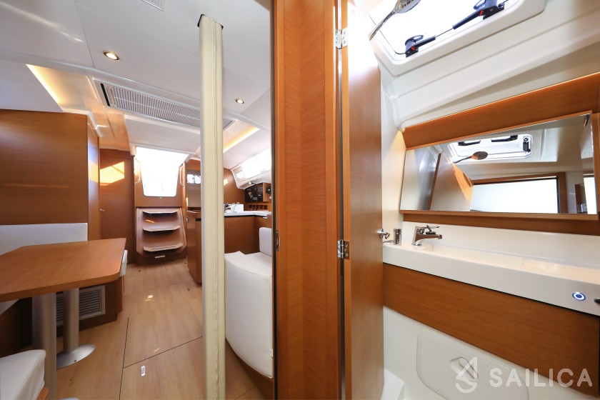 Sun Odyssey 410 - Yacht Charter Sailica