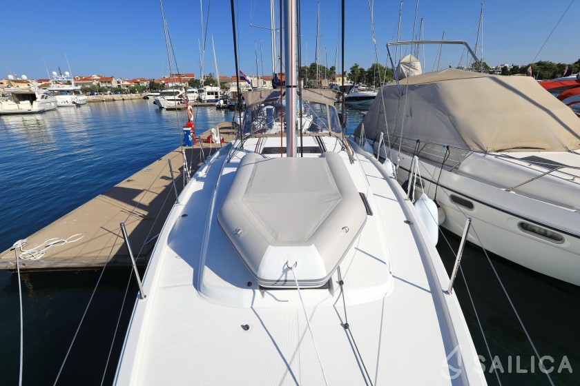 Sun Odyssey 410 - Yacht Charter Sailica