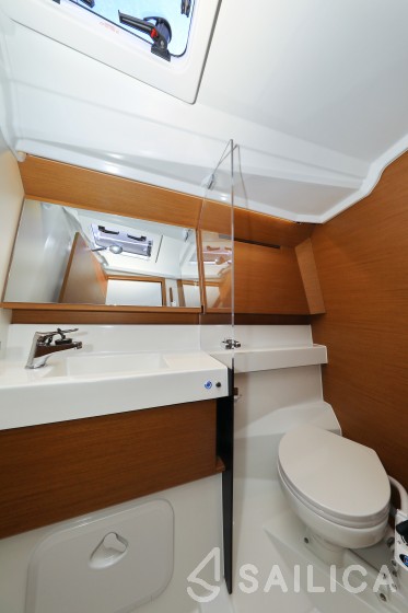 Sun Odyssey 410 - Yacht Charter Sailica