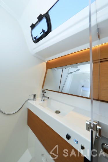 Sun Odyssey 410 - Yacht Charter Sailica