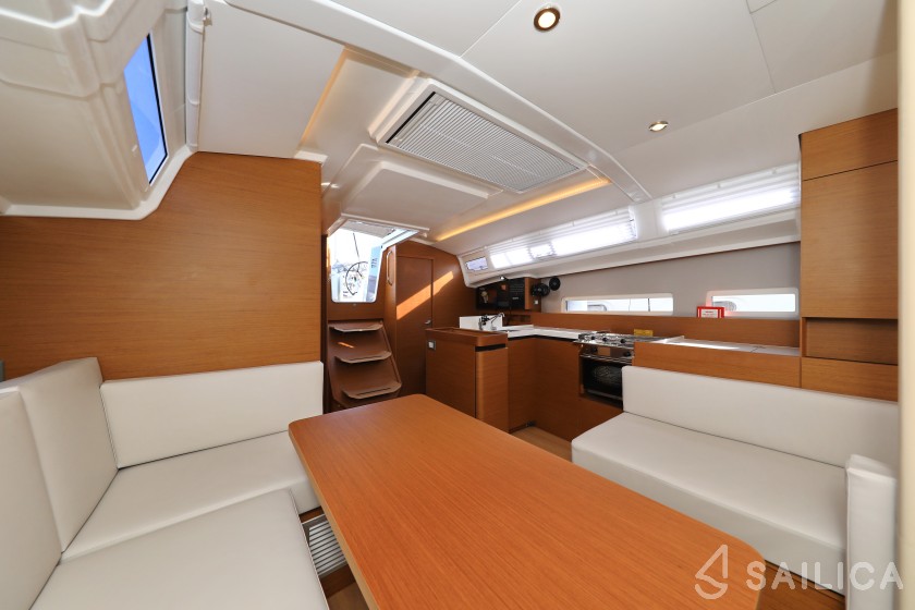 Sun Odyssey 410 - Yacht Charter Sailica