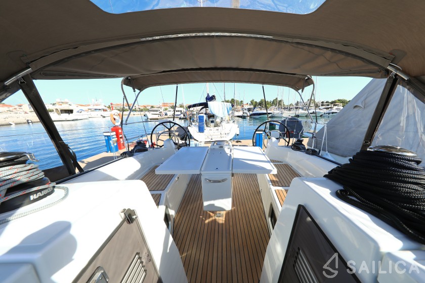 Sun Odyssey 410 - Yacht Charter Sailica